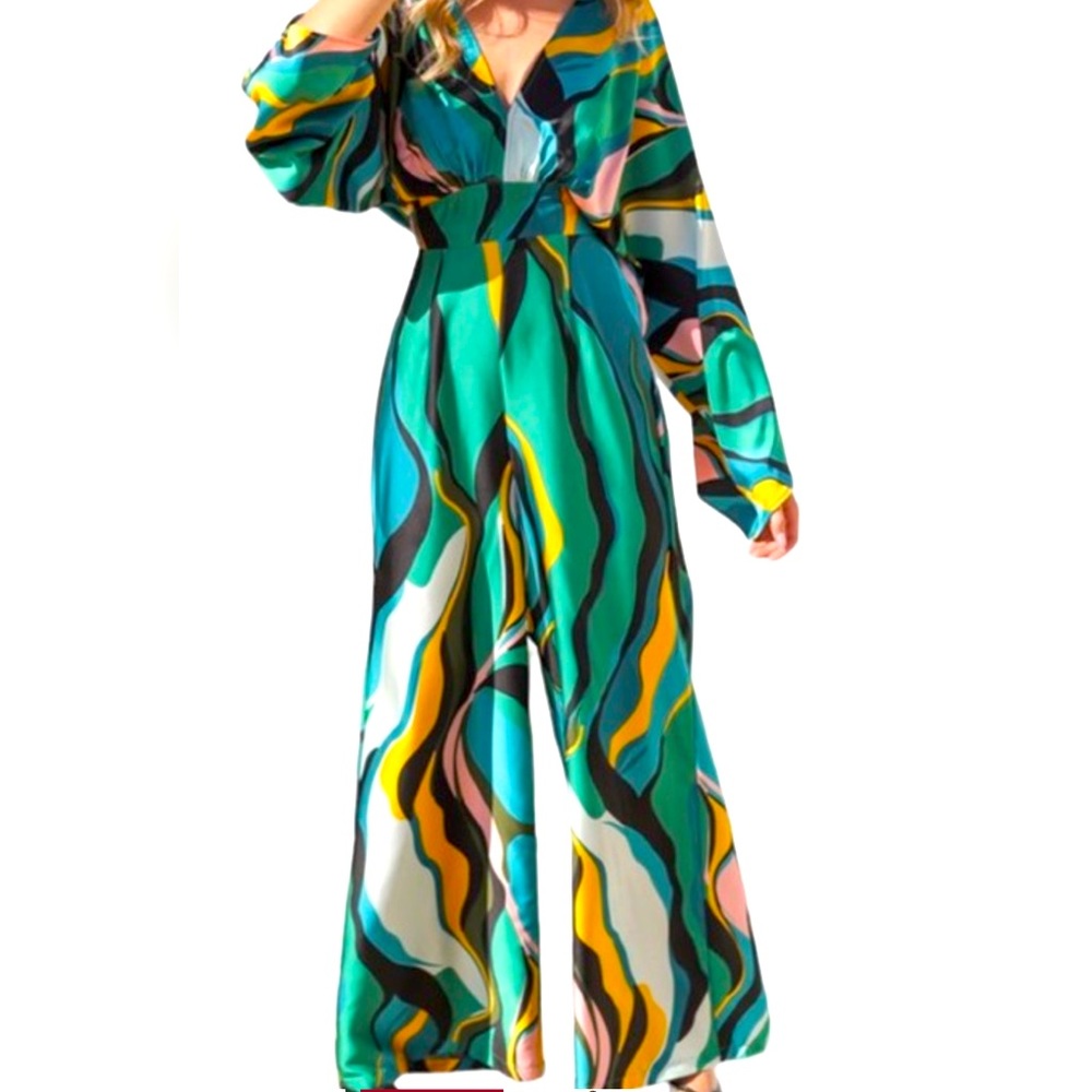 Jumpsuit with long sleeves abstract design print